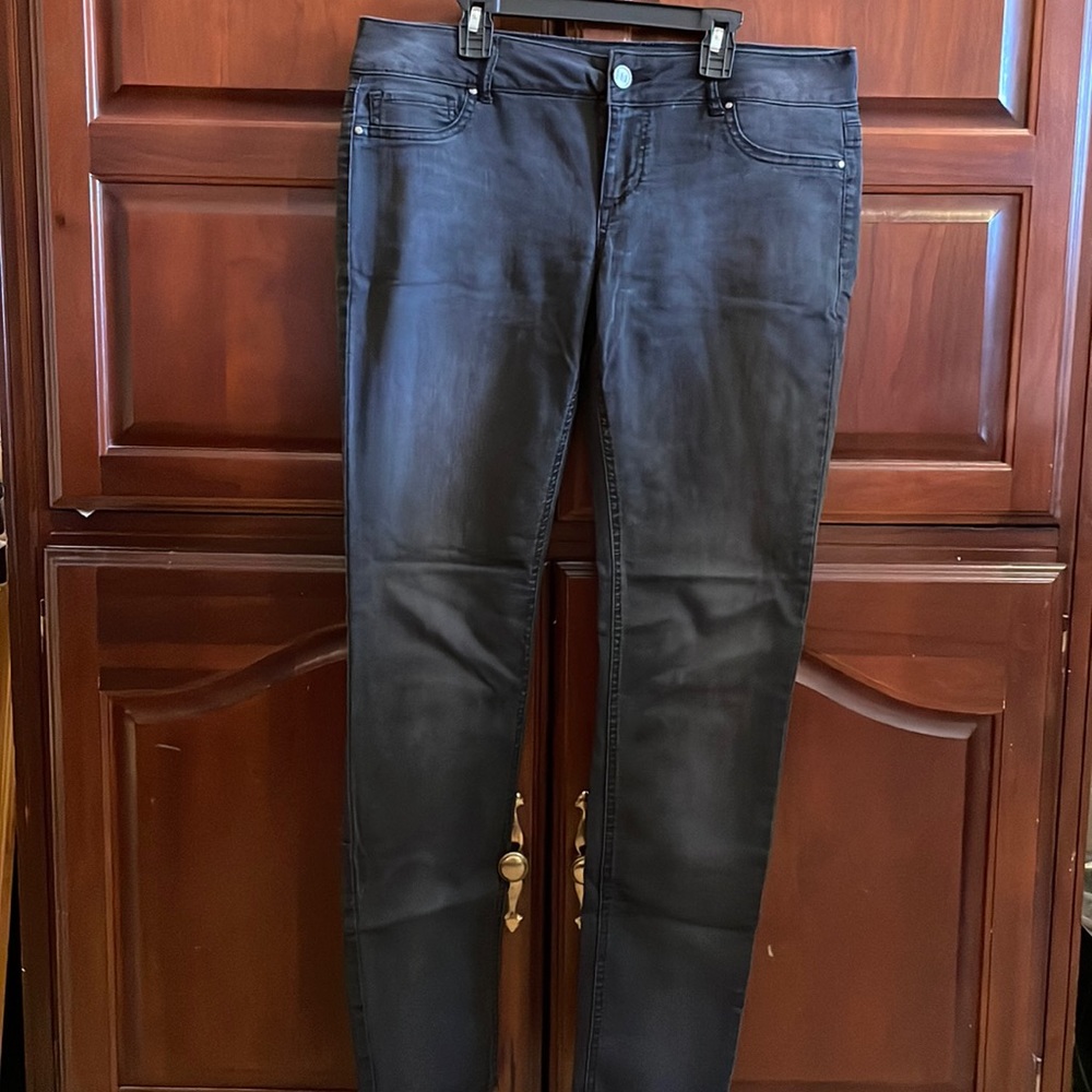 Faded black wash jegging. Reg length. Great condition.